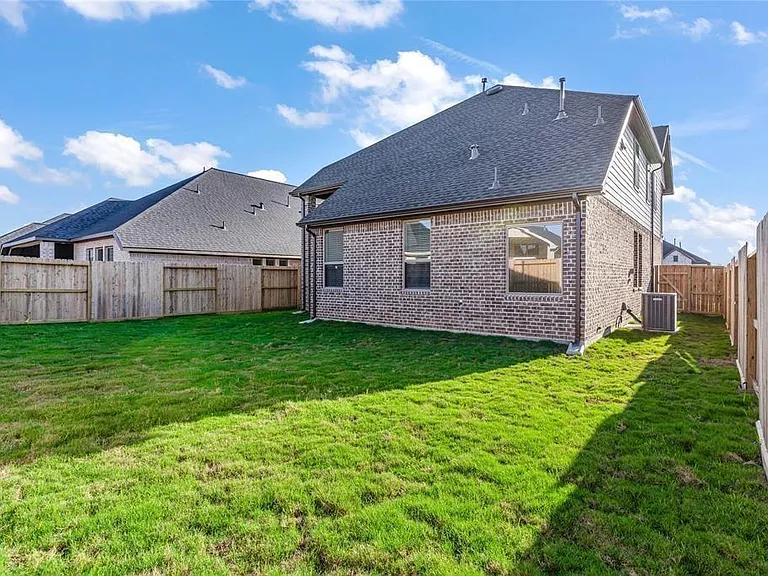 4207 Maple Glen Dr — Photo 34