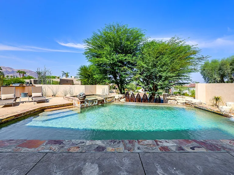 73115 Crosby Ln — Photo 49