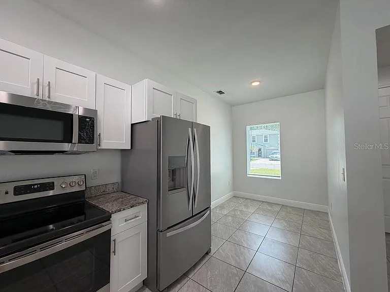 812 Glastonbury Dr — Photo 8