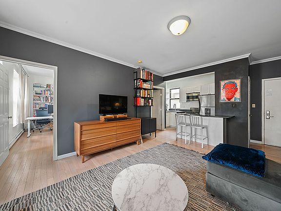 3rd image of 220 W 111th St APT 6A