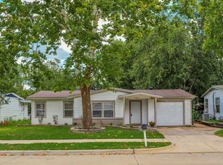 2000 Ridgeway St, Arlington, TX 76010