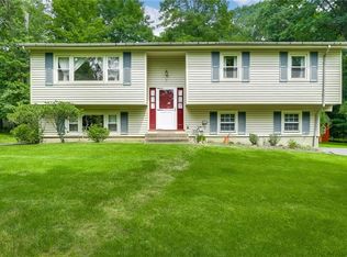 2 Shulman Ct, Airmont, NY 10952