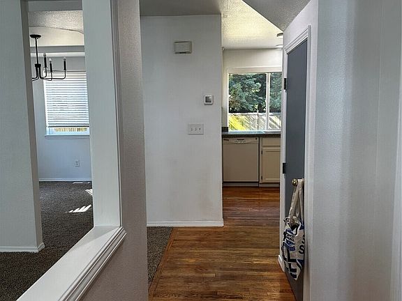 4th image of 8609 146th st ct e