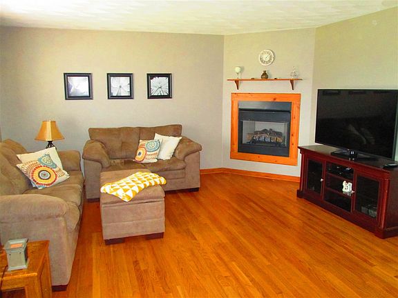 5th image of 715 Winfield Dr