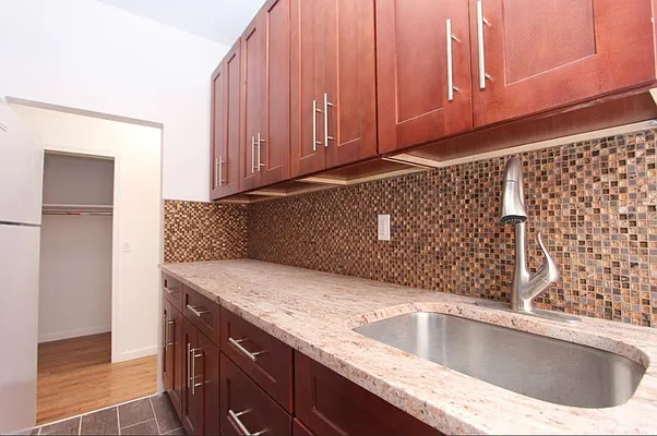 Rented by Tolmas Corporation | media 7