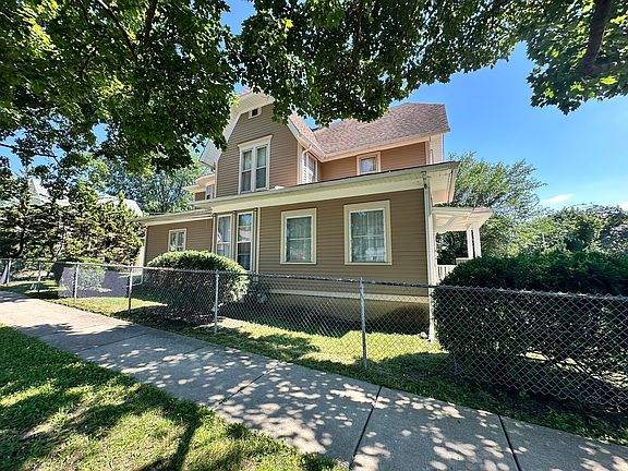 5th image of 419-421 N Spring St