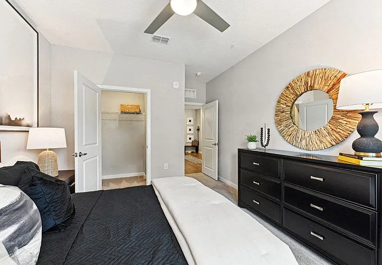 District West — Photo 8