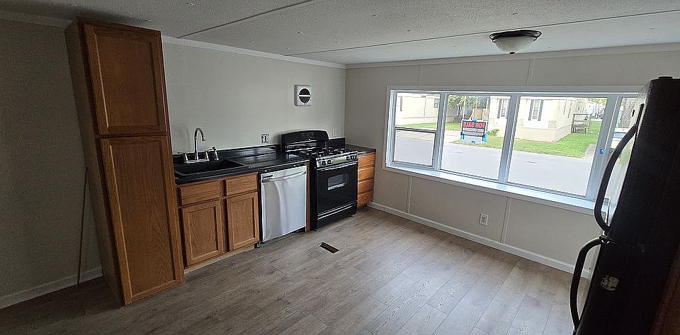 1st image of 28 N Overbrook Dr