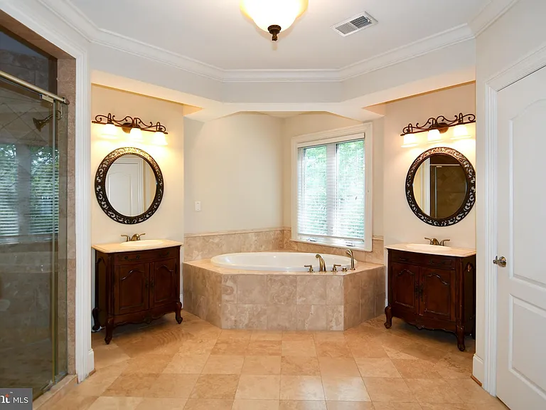 7104 Old Dominion Dr — Photo 46