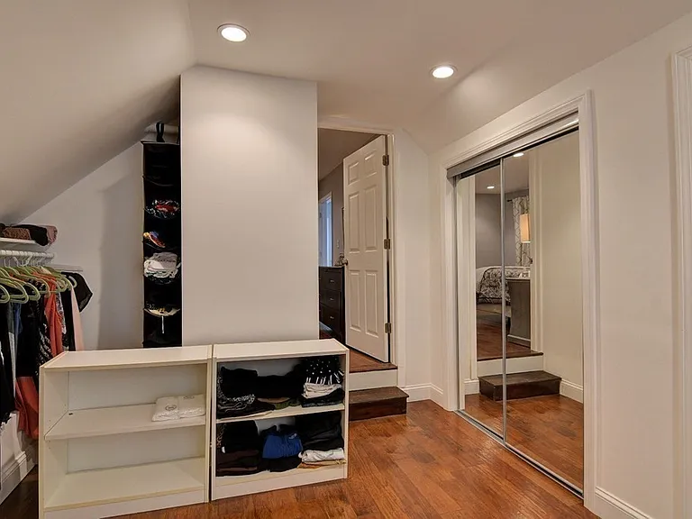 2 Lexington St — Photo 6