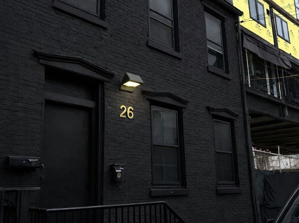 26 W Liberty St