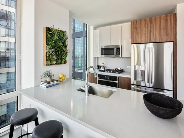 606 West 30th Street 47G image 2 of 20