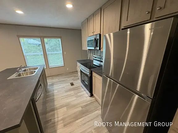 3rd image of 104 Oak Dr #104O