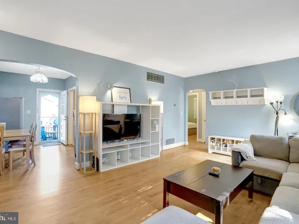1404 N Roosevelt St, Arlington, VA 22205