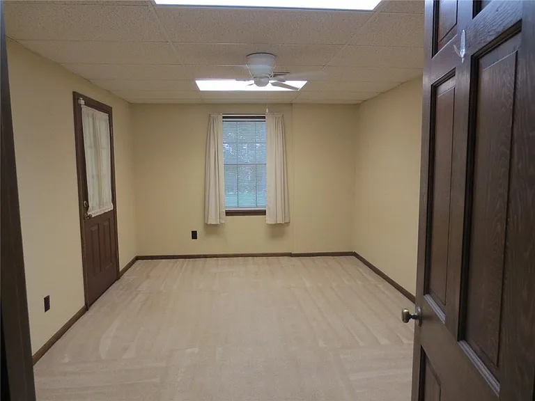 220 Lantern Ridge Ct — Photo 11