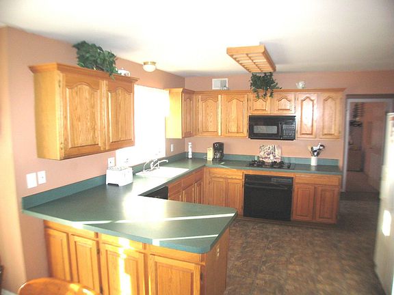Kitchen w/Butlers Pantry