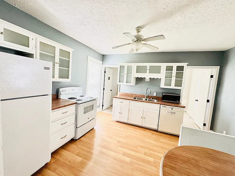 9175 Walnut St #1 — Photo 11