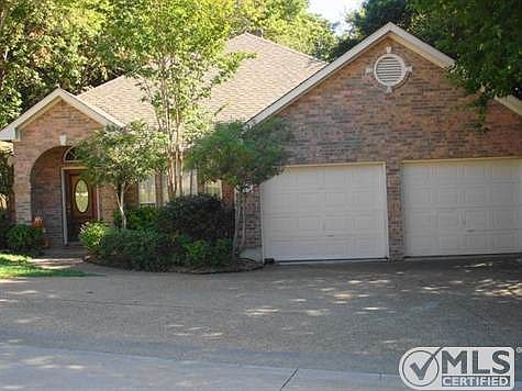 2nd image of 5501 Yacht Club Dr
