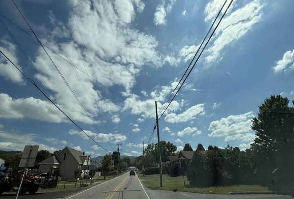 Exterior Neighborhood (street photo)