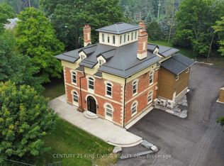 1614 Ridge Rd E #201, Oro Medonte, ON L0L 1T0