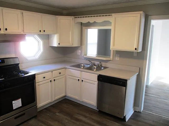 3 bed, 1215 sqft, $1,380 — Photo 3