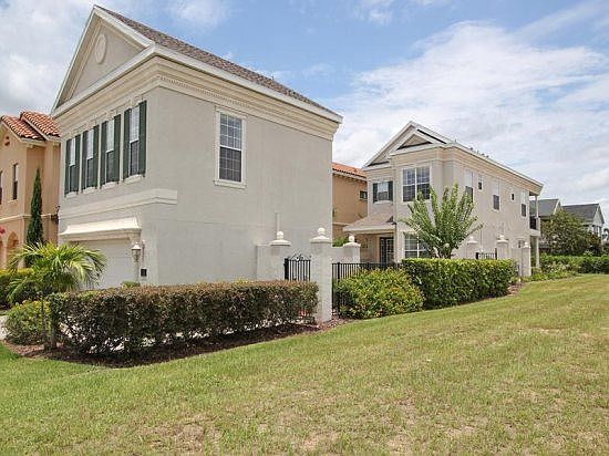 RE5P7513ED-home-exterior
