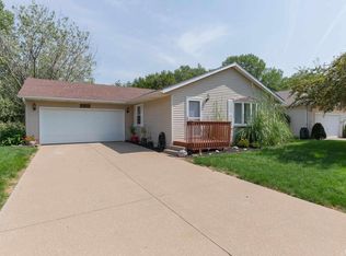 3218 Covington Dr, Davenport, IA 52806