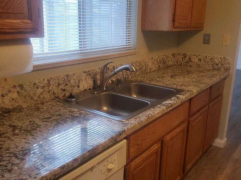 992 Round House Ln #A — Photo 6