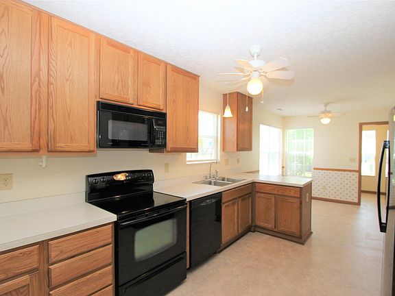 2nd image of 1036 Schauer Dr
