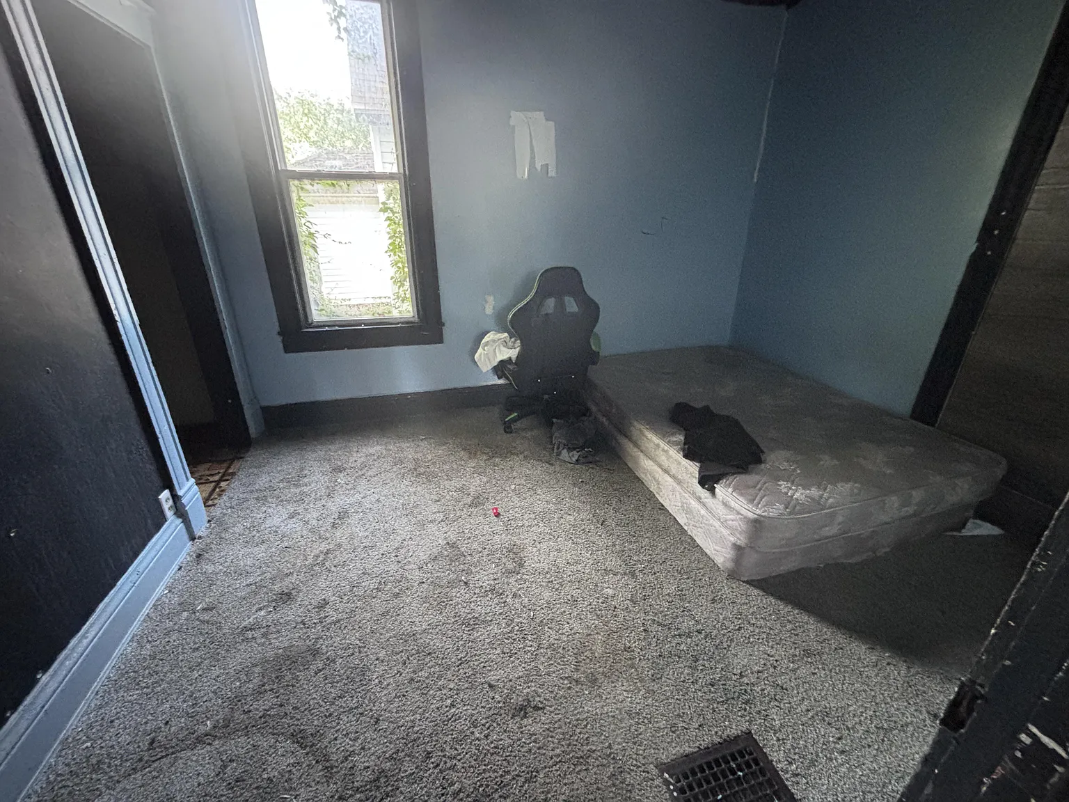 514 N Walnut — Photo 3