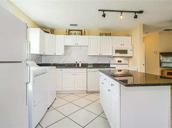 11 Vista Palm Lane #203, Vero Beach, FL 32962