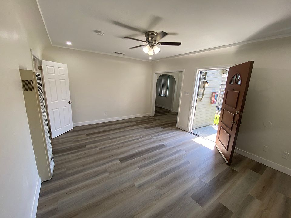 1st image of 810 1/2 Myrtle Ave