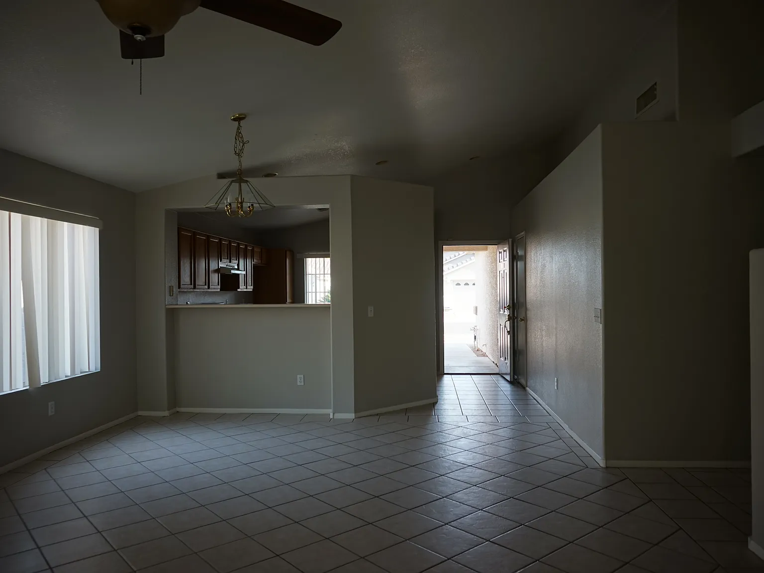 4 bed, 1537 sqft, $2,000 — Photo 2