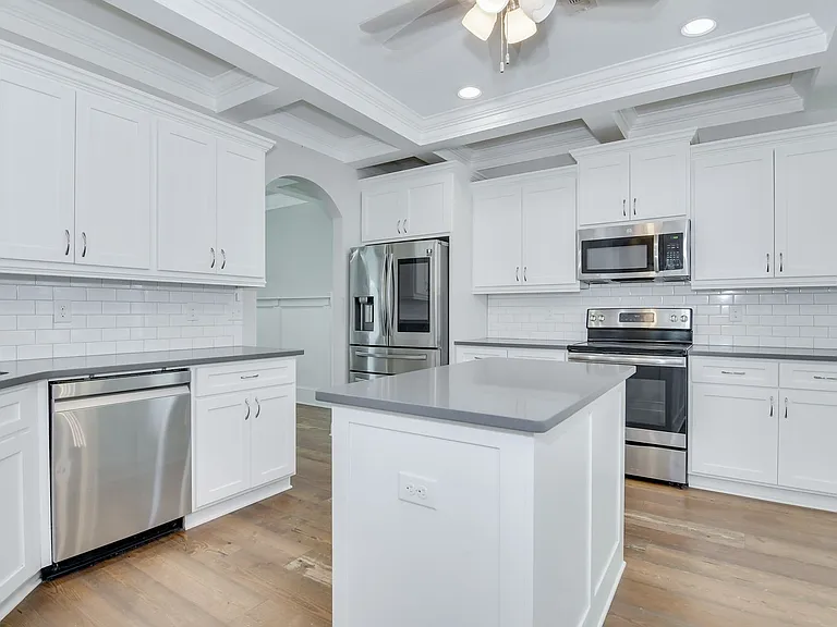 344 Colonnades Dr — Photo 18