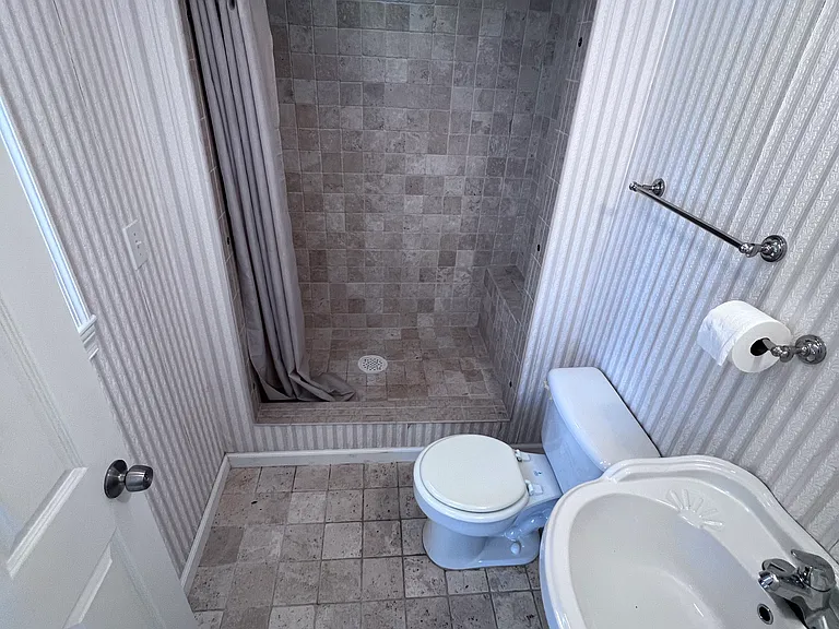 Basement-full bath