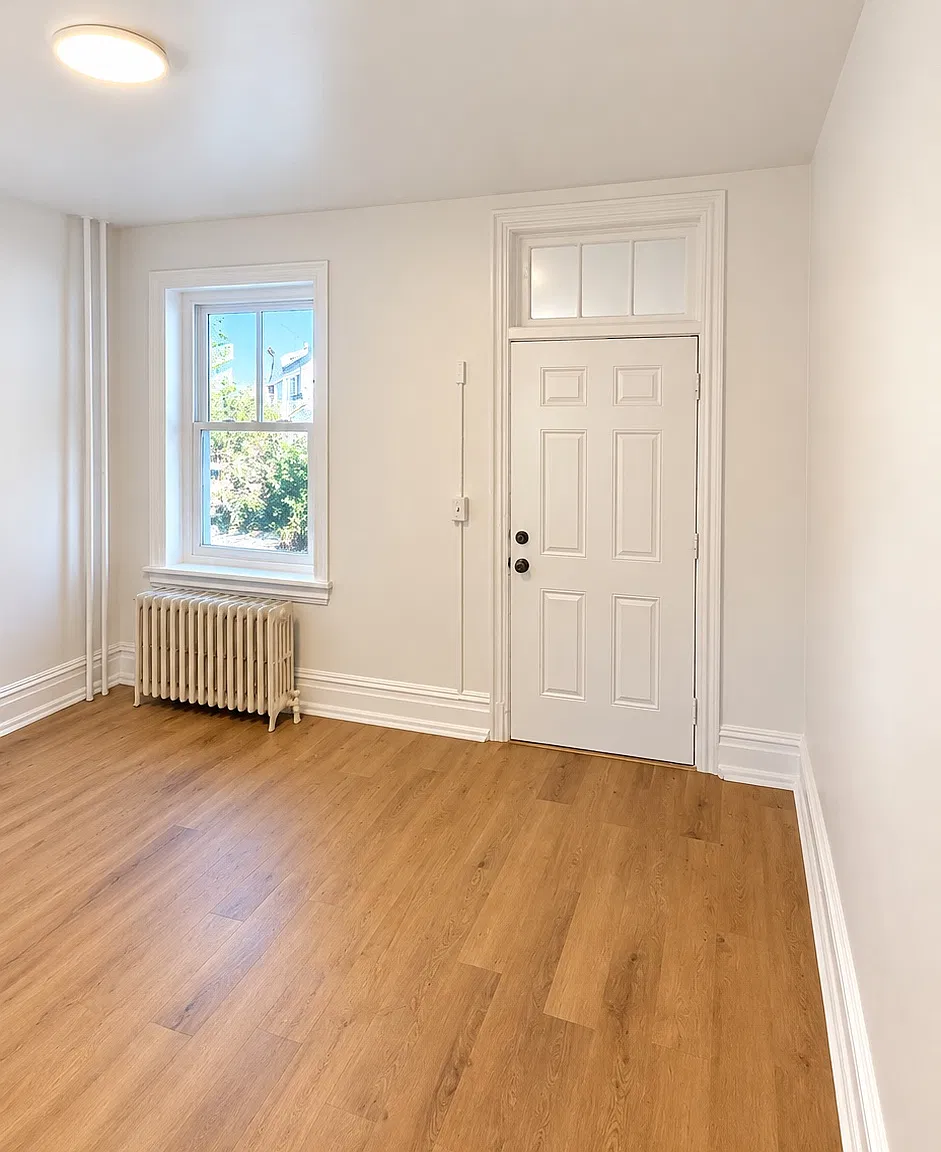 136 N Penn St — Photo 2