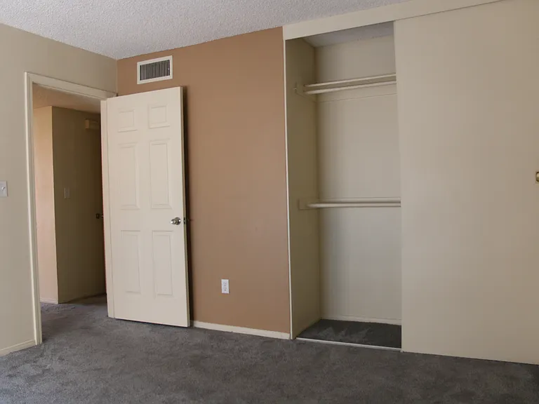 Saticoy Residences — Photo 13