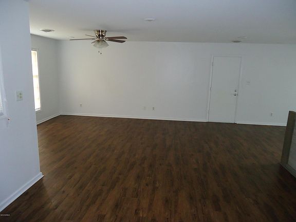 2nd image of 125 Carolina Circle
