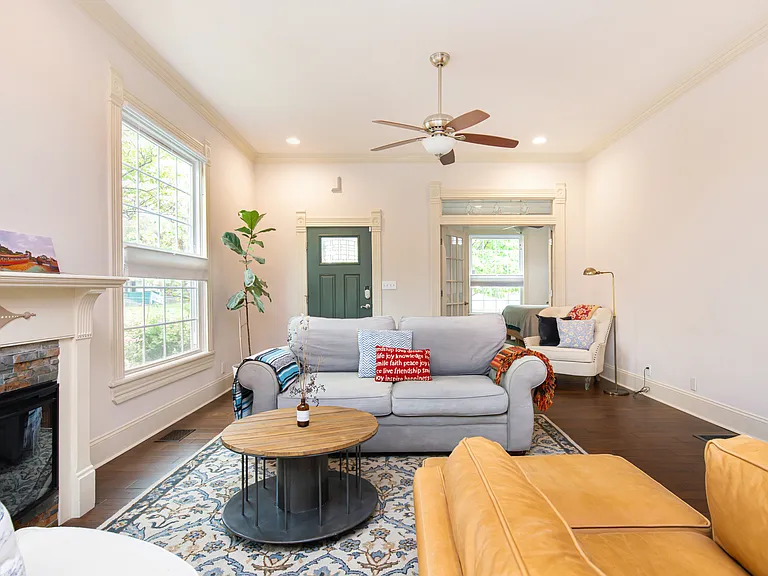 1502 Woodlawn Ave — Photo 61