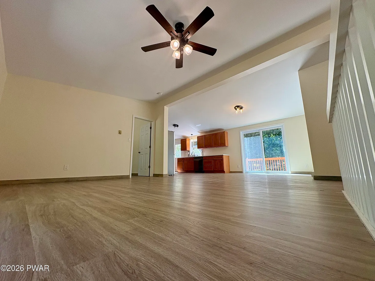 3 bed, 2.0 bath, 1346 sqft, $2,200 — Photo 3