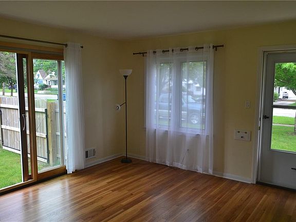 2nd image of 2907 Grantwood Dr
