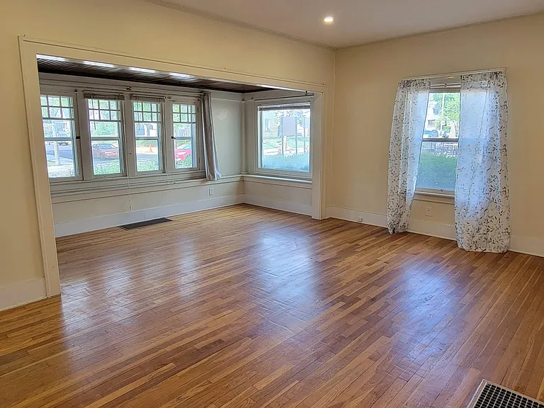 1166 Hall St SE #1 — Photo 5