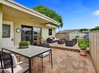 5680 Northpointe Ln, Boynton Beach, FL 33437
