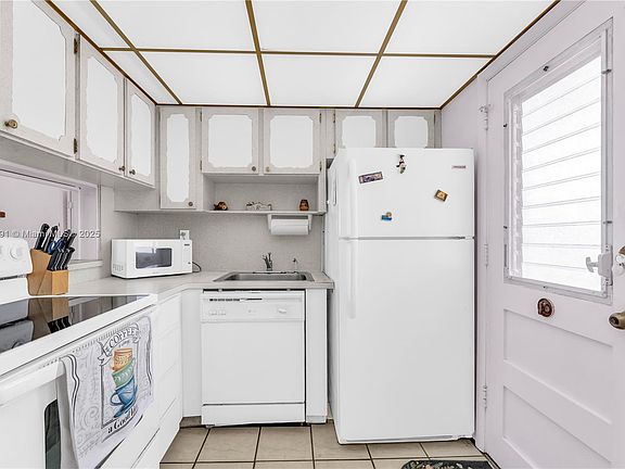 5th image of 2903 Point East Dr APT K209