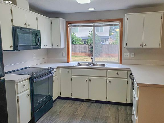 5th image of 5104 NE 141st Ct