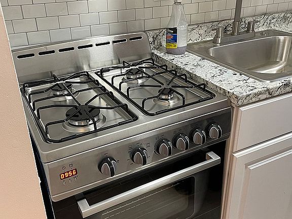 3rd image of 300 E 65th St Unit 3B