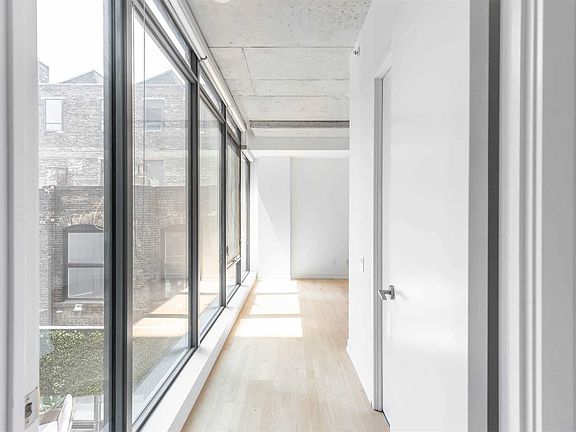 2nd image of 560 King St W #326