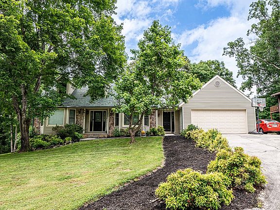 2nd image of 3909 Valleybrook Dr