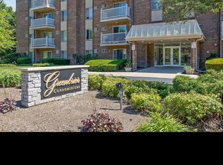 2423 N Kennicott Dr UNIT 3A, Arlington Heights, IL 60004