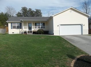 7110 Lyle Bend Ln, Knoxville, TN 37918